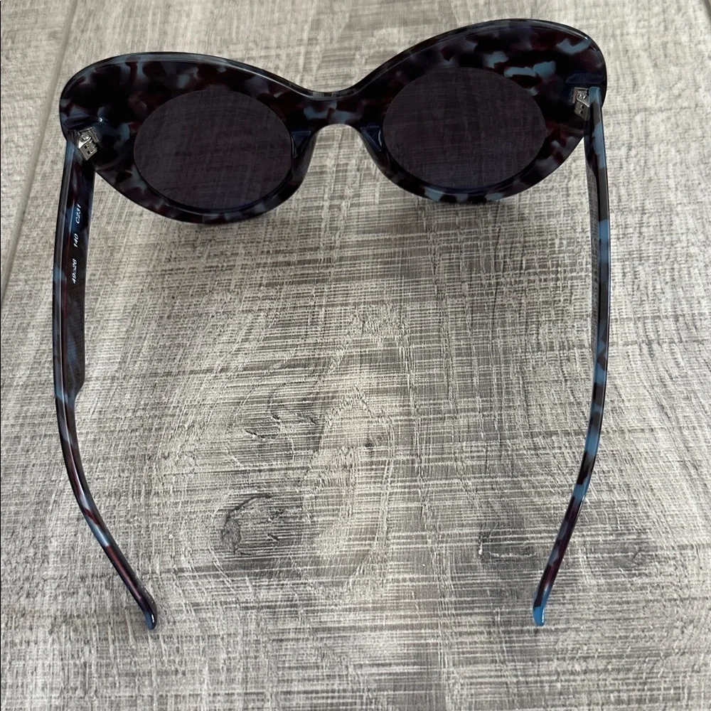 SEE Mondo Montez Sunglasses - Picture 3 of 12